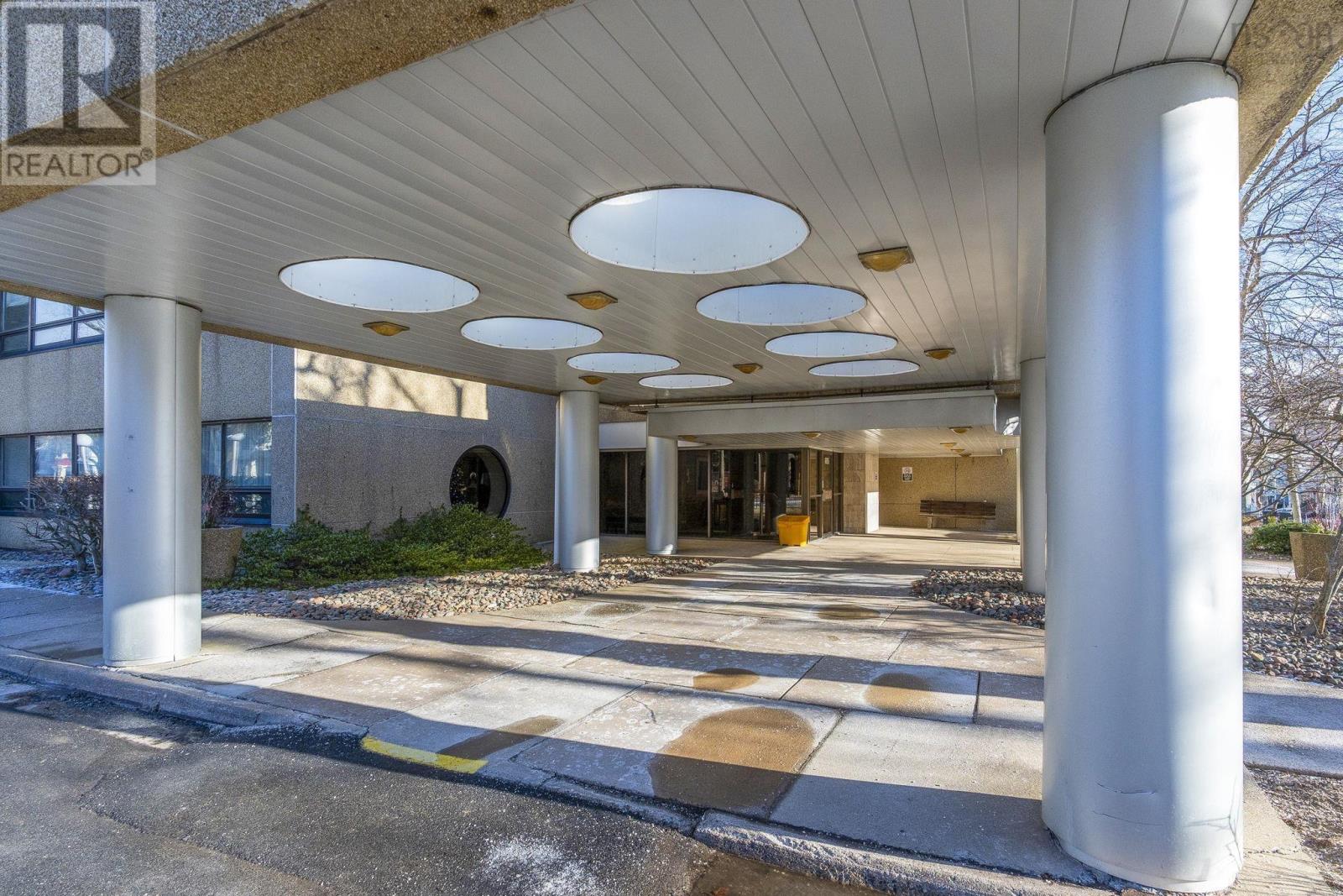 Property 34 of 37 of 607 6095 Coburg Road