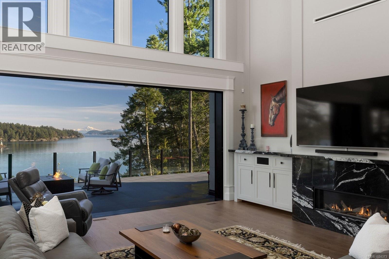  10865 Fernie Wynd Road, North Saanich