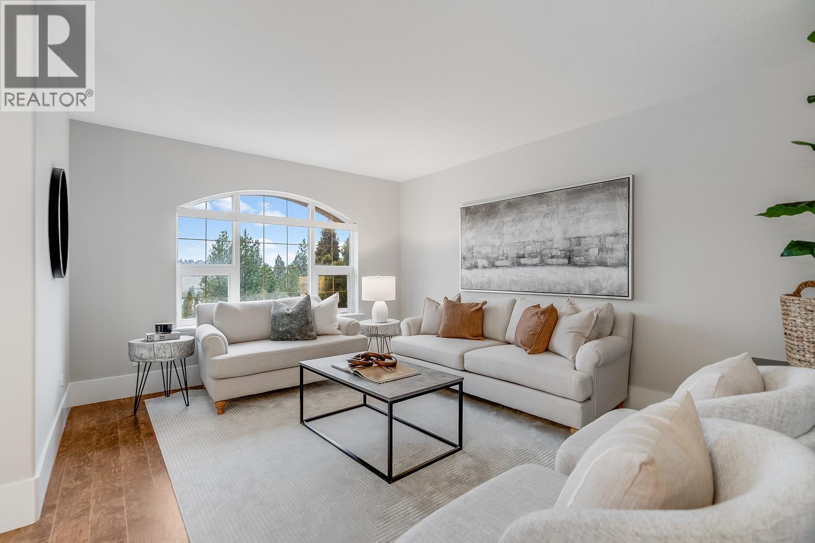  2034 Horizon Drive, West Kelowna