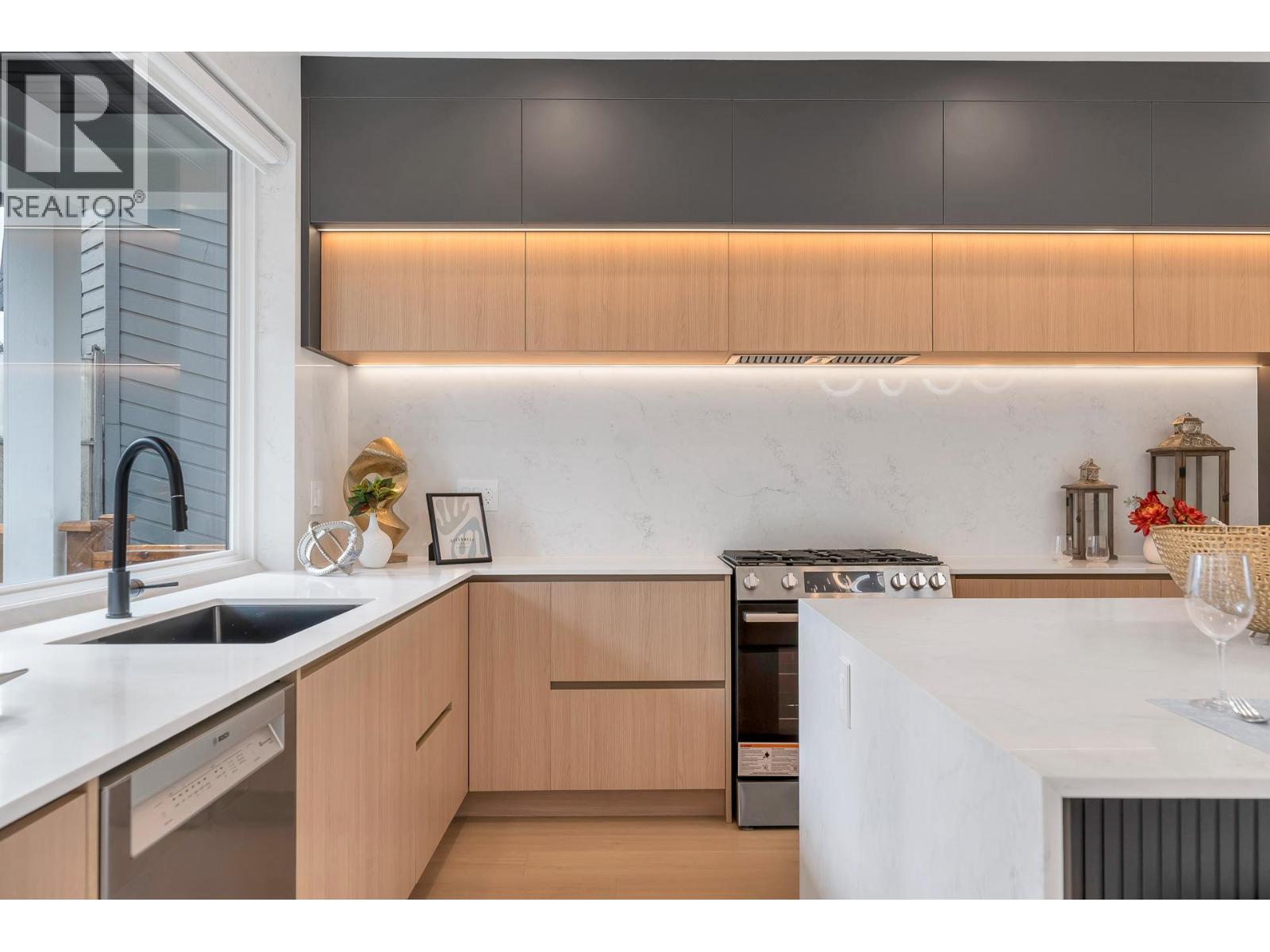 1 7750 MAYFIELD STREET, Burnaby