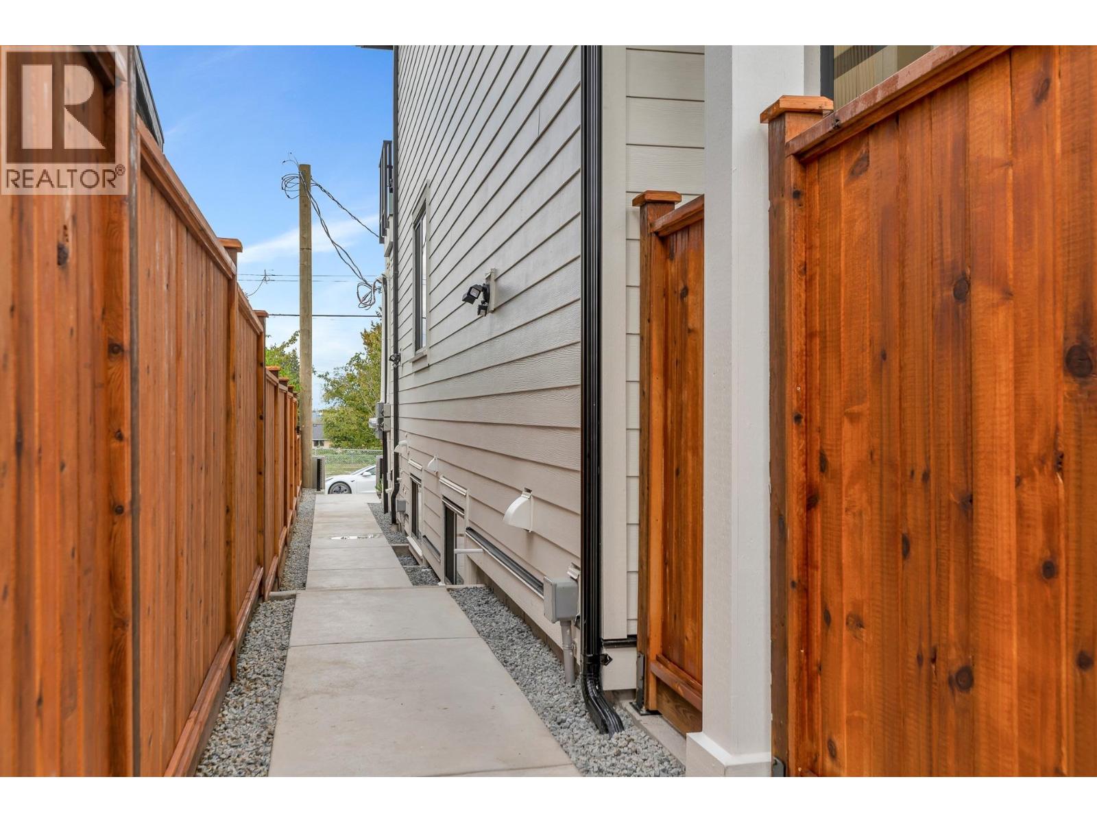 1 7750 MAYFIELD STREET, Burnaby