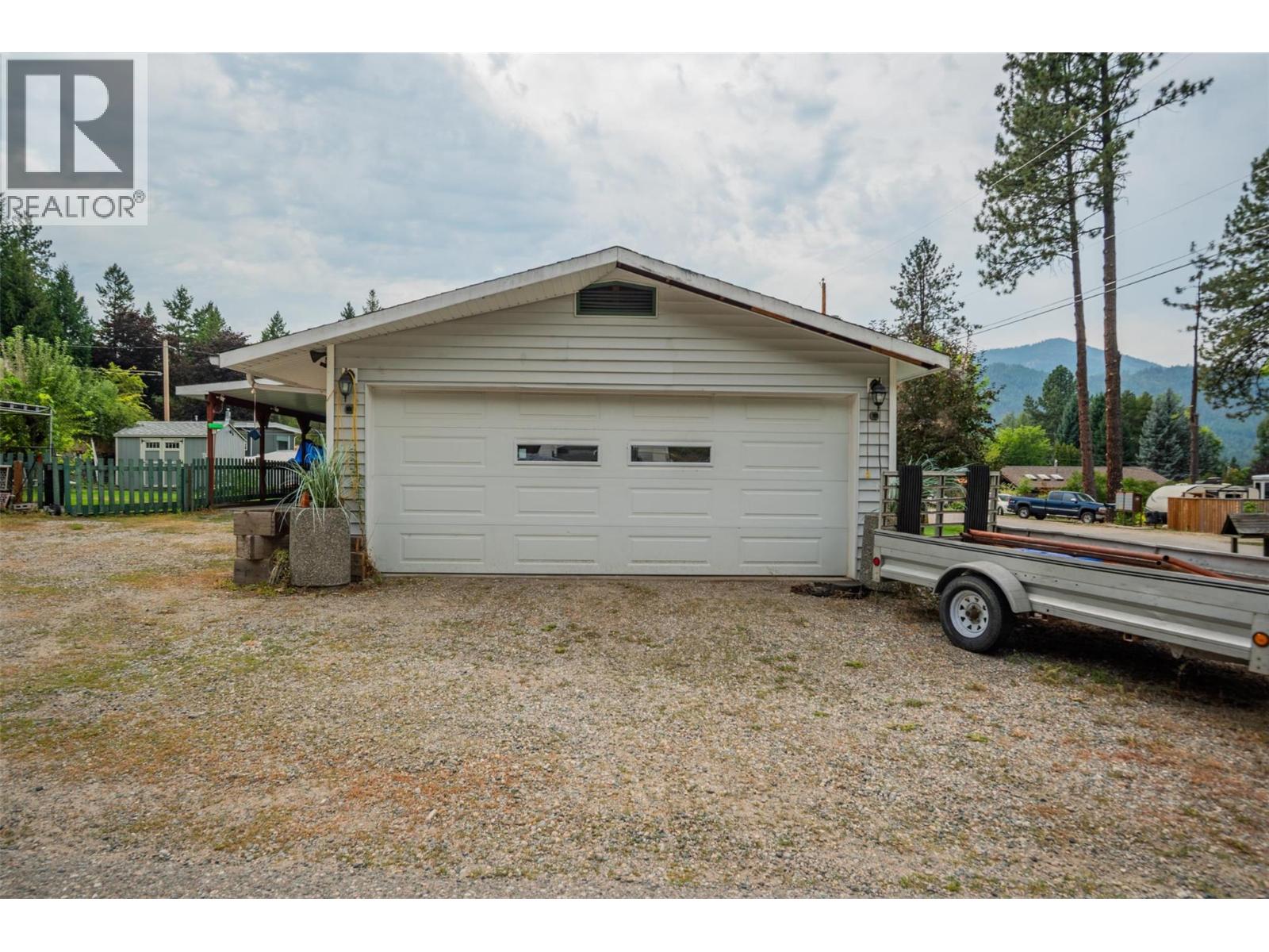 1664 Maida Road, Christina Lake