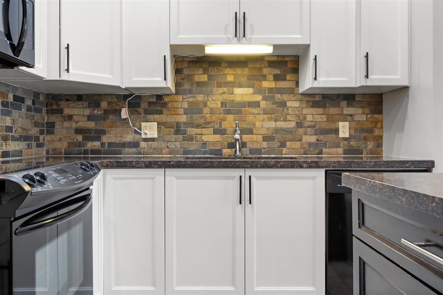 107 46021 SECOND AVENUE, Chilliwack Downtown, Chilliwack