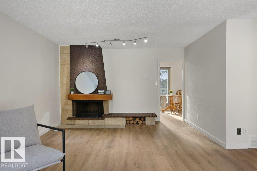 53 MORGAN CR, St. Albert