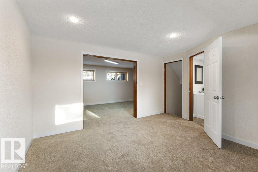 53 MORGAN CR, St. Albert