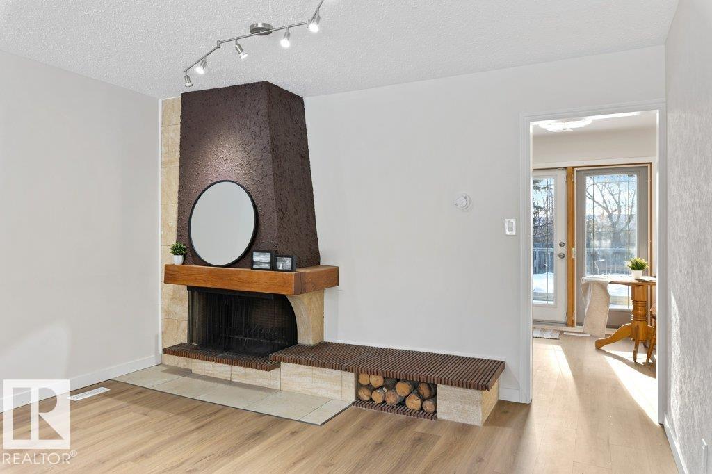 53 MORGAN CR, St. Albert