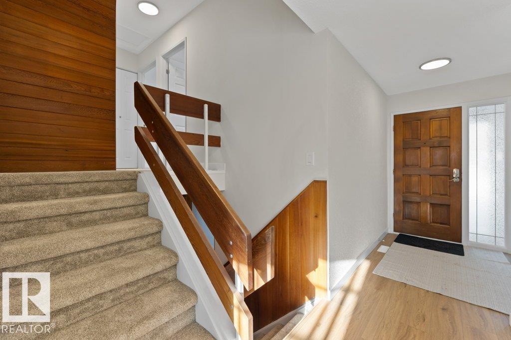 53 MORGAN CR, St. Albert