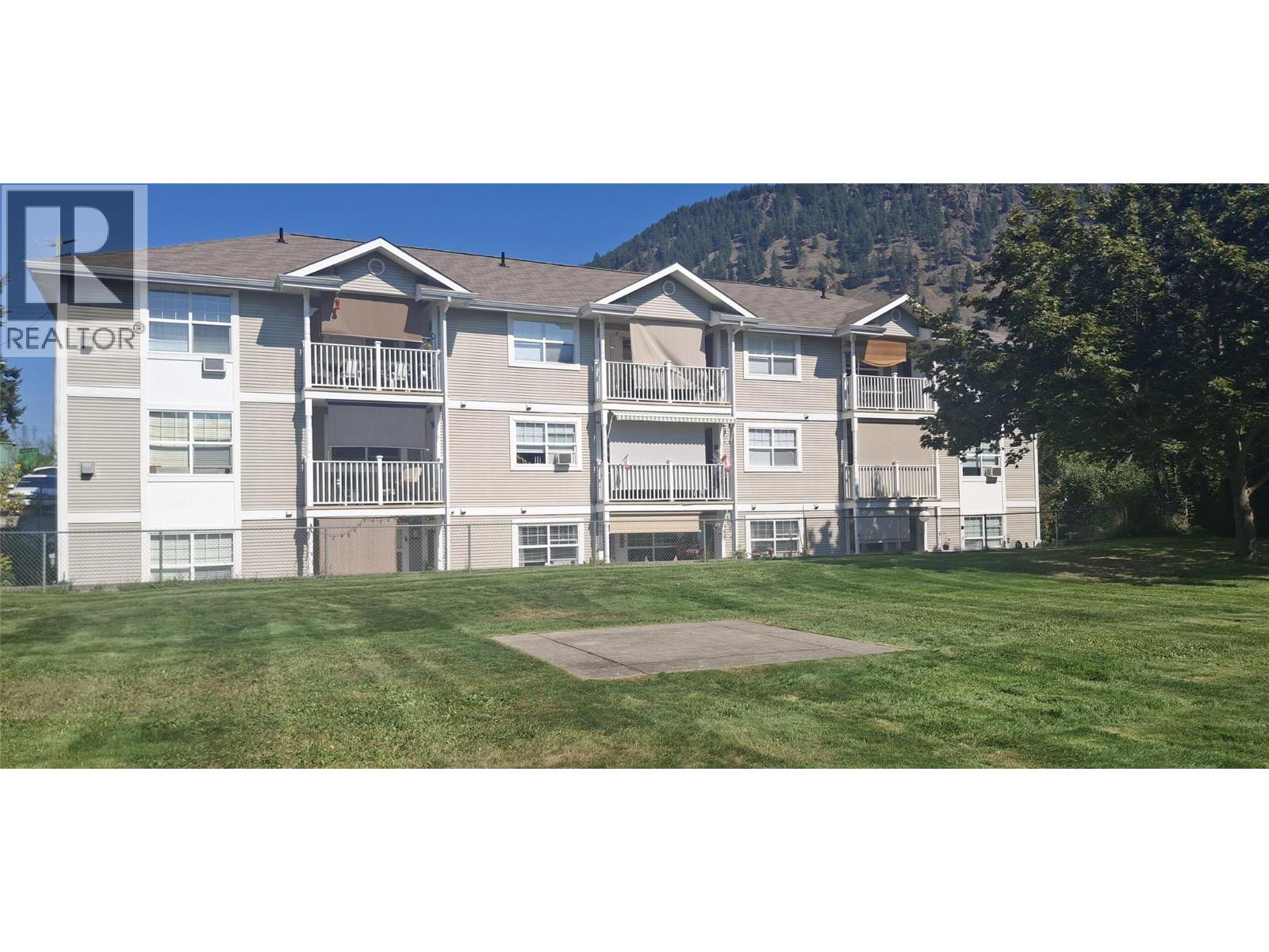 743 Okanagan Avenue Unit# 301, Chase