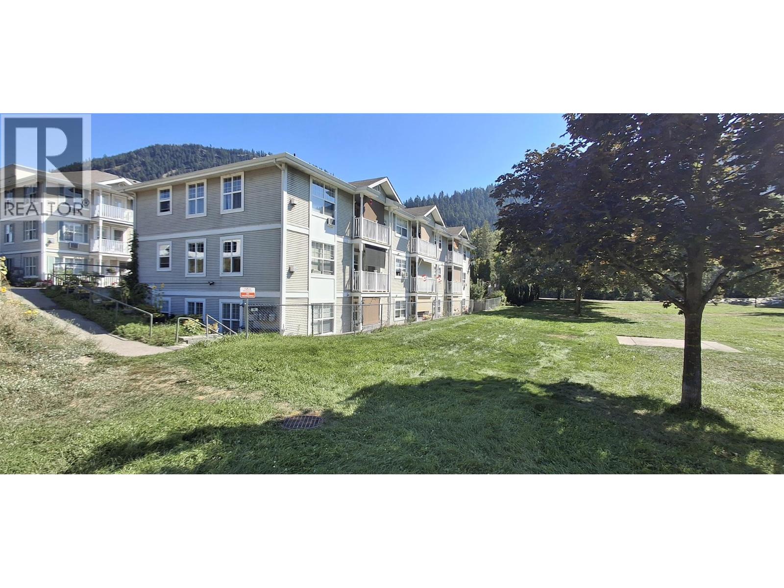 743 Okanagan Avenue Unit# 301, Chase