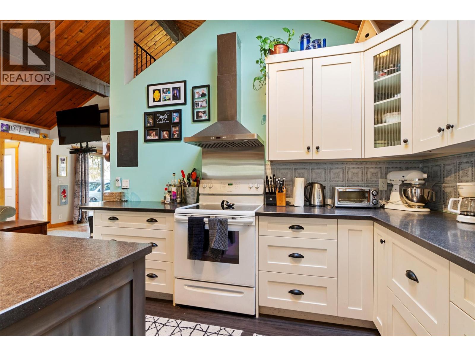  4174 Ashe Crescent, Scotch Creek