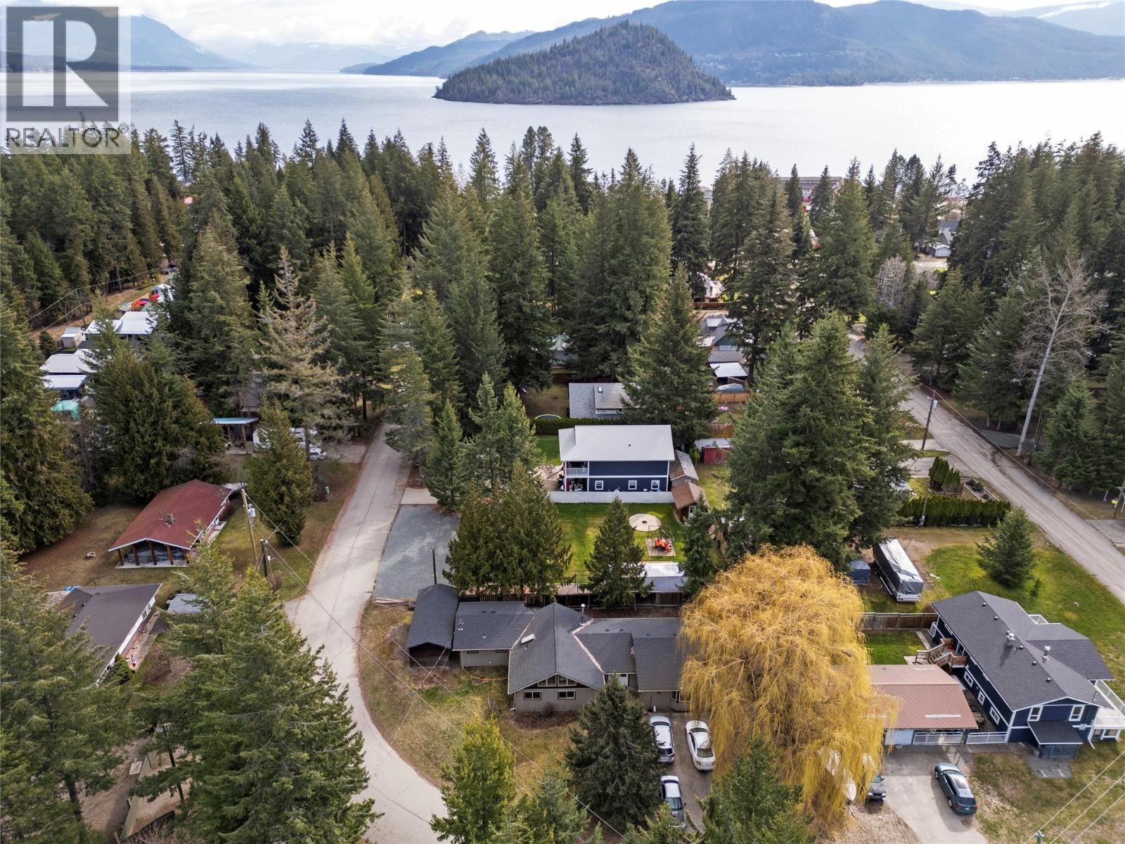  4174 Ashe Crescent, Scotch Creek