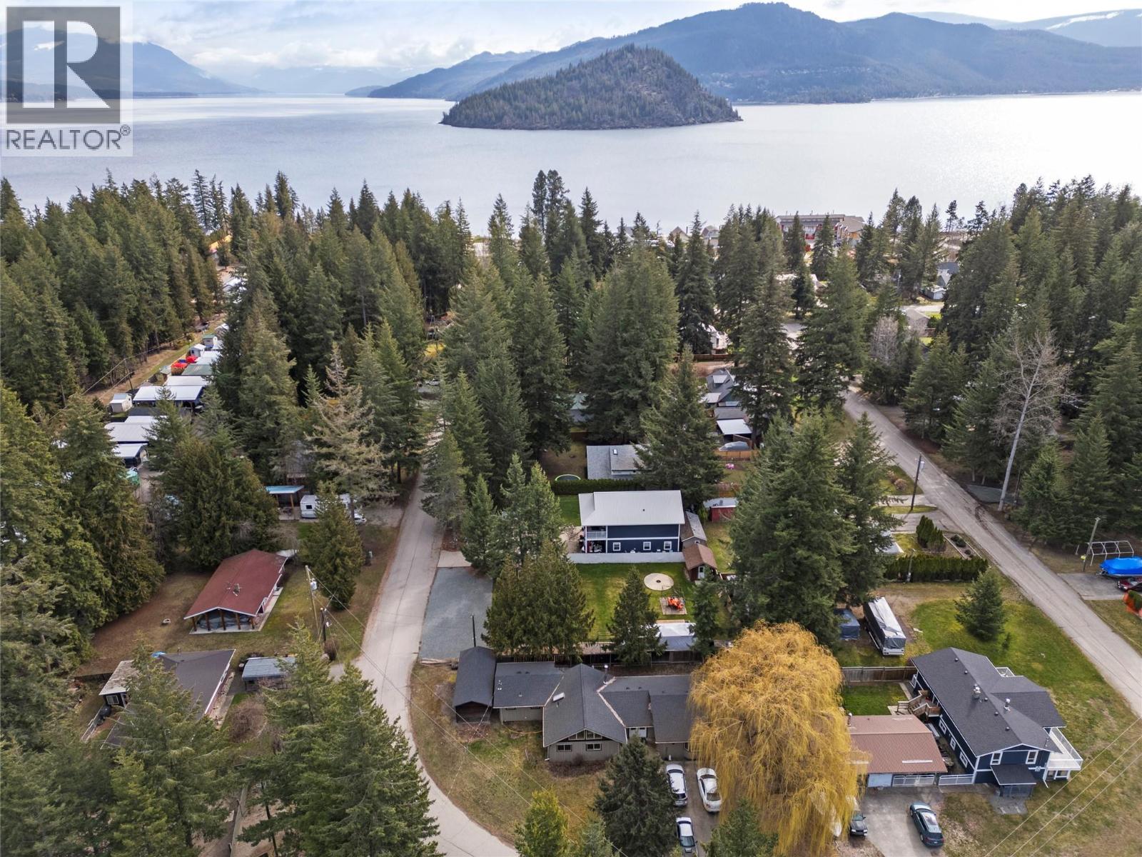  4174 Ashe Crescent, Scotch Creek