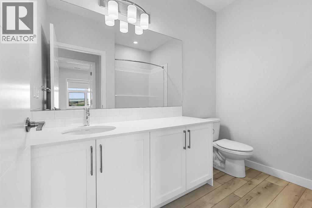 Single Family House for Sale in   Les Jardins Park SE Douglasdale/Glen Calgary 