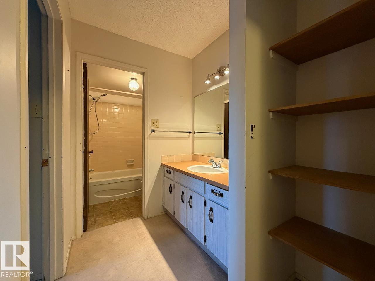 #201 10111 160 ST NW, Edmonton