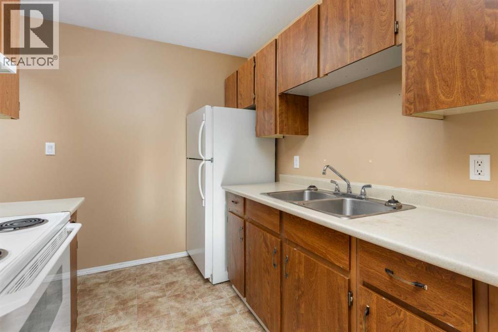 #403 5418 52 STREET - 6