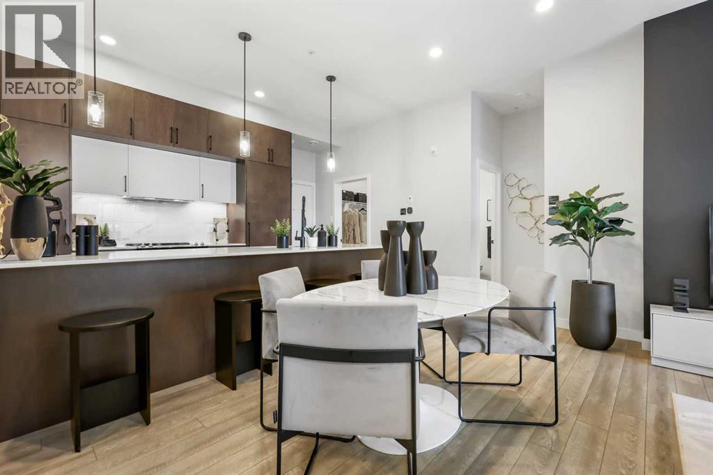 Single Family House for Sale in   Les Jardins Park SE Douglasdale/Glen Calgary 