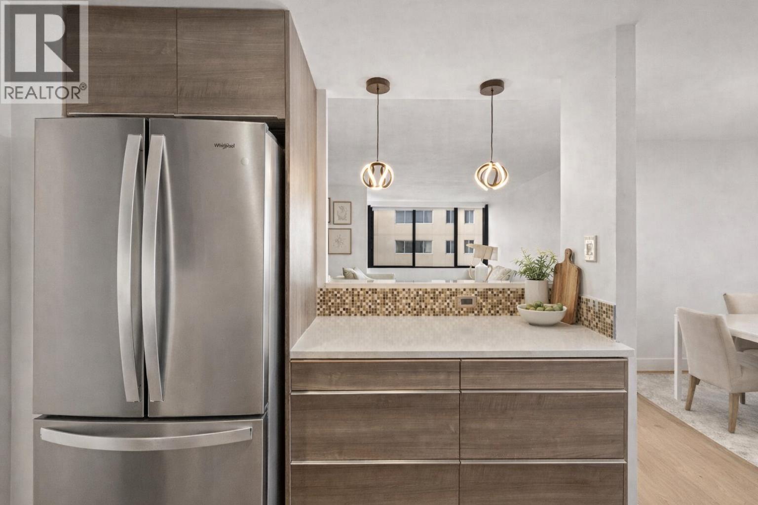 703 2167 BELLEVUE AVENUE, West Vancouver