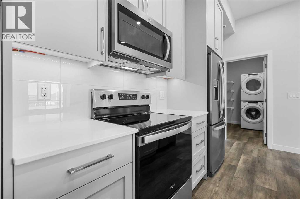 Single Family House for Sale in   Les Jardins Park SE Douglasdale/Glen Calgary 