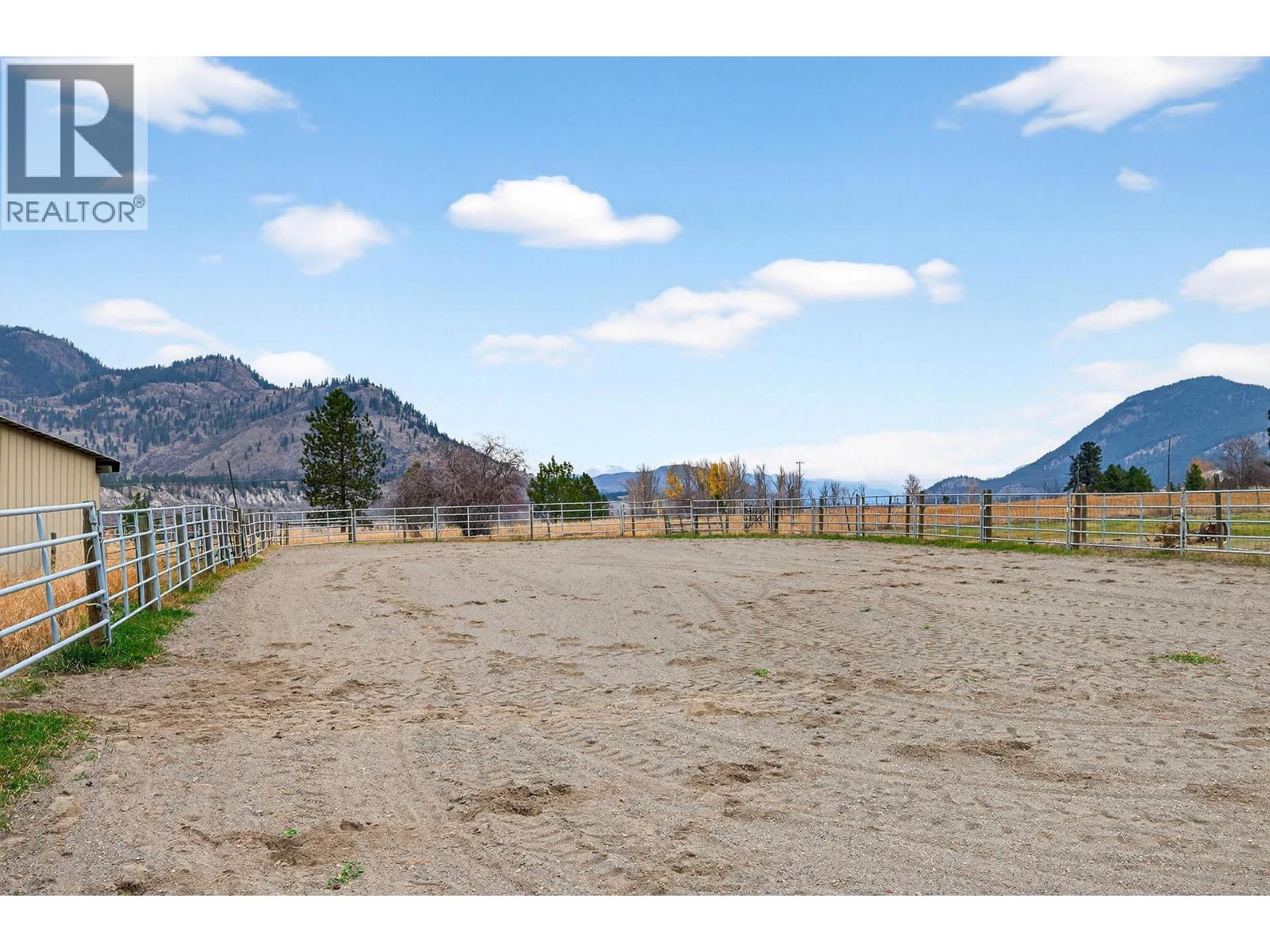 1528 LAVEAU Road, Kamloops