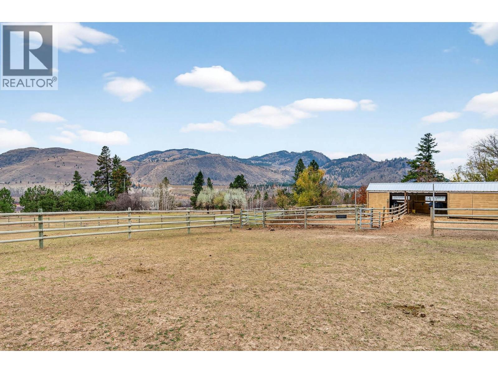 1528 LAVEAU Road, Kamloops
