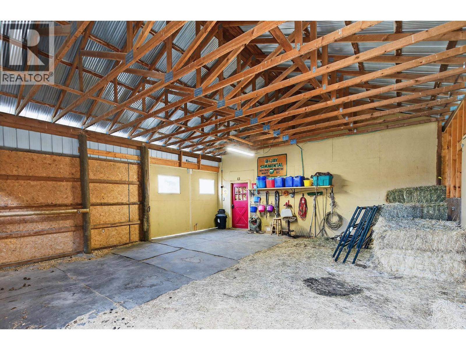 1528 LAVEAU Road, Kamloops