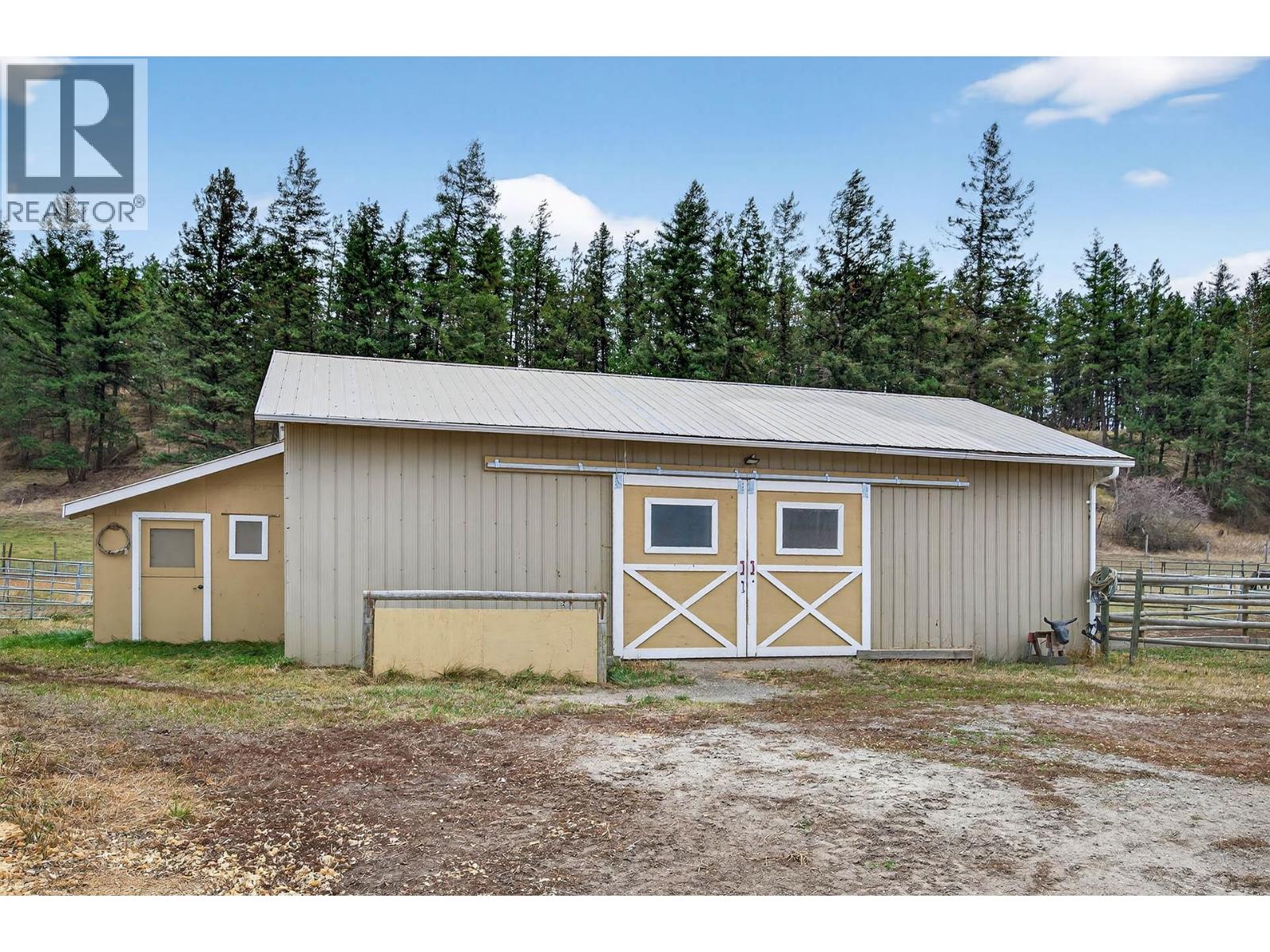 1528 LAVEAU Road, Kamloops