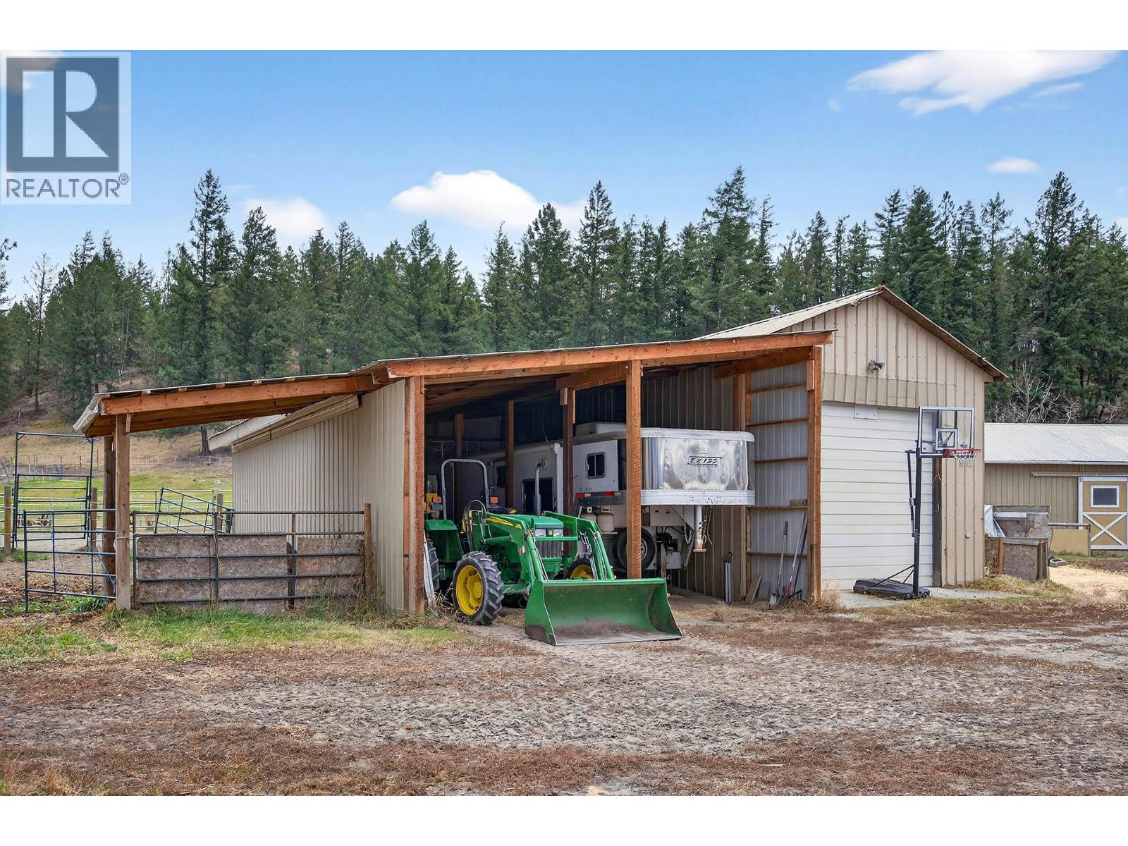 1528 LAVEAU Road, Kamloops