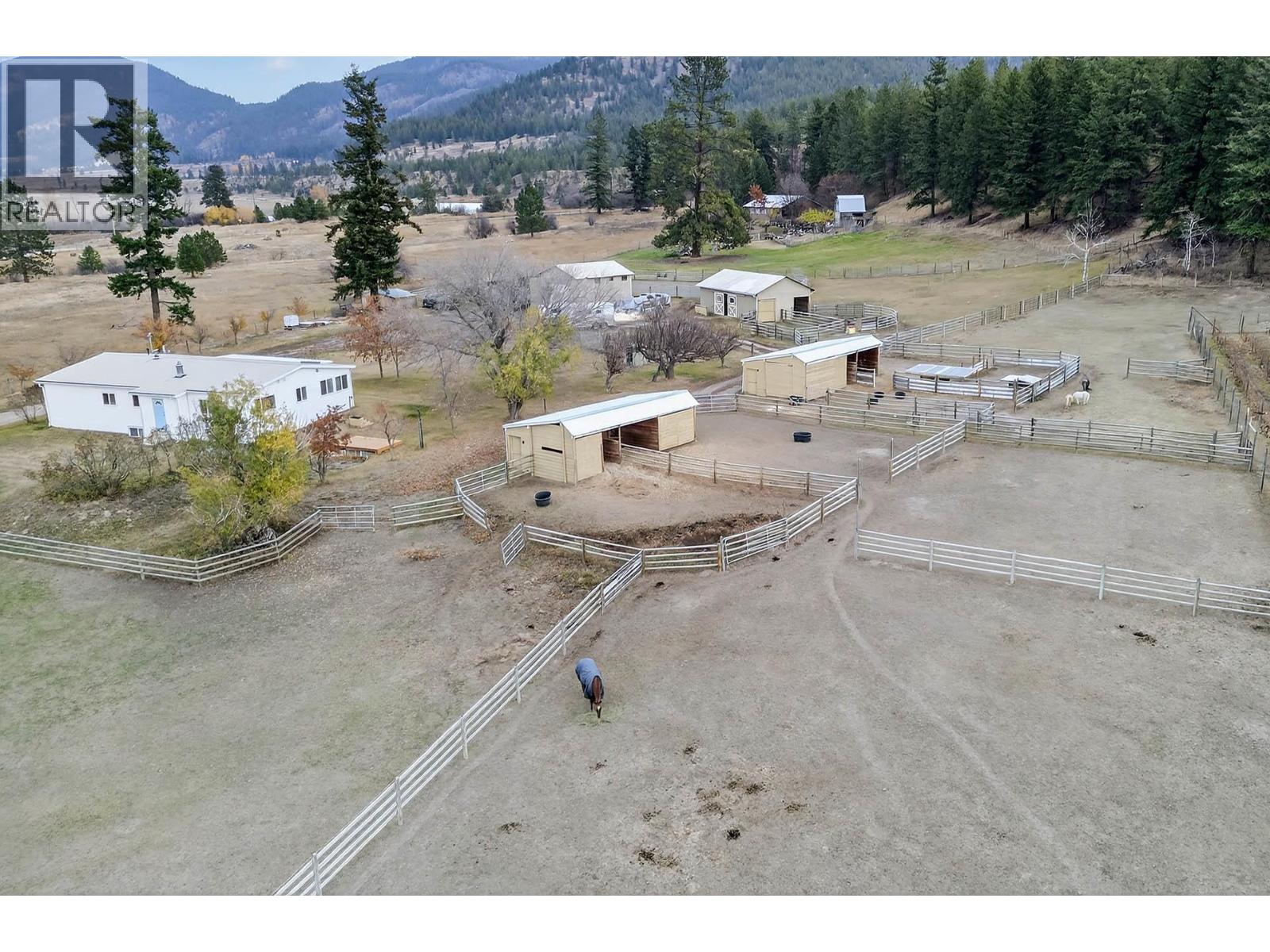 1528 LAVEAU Road, Kamloops