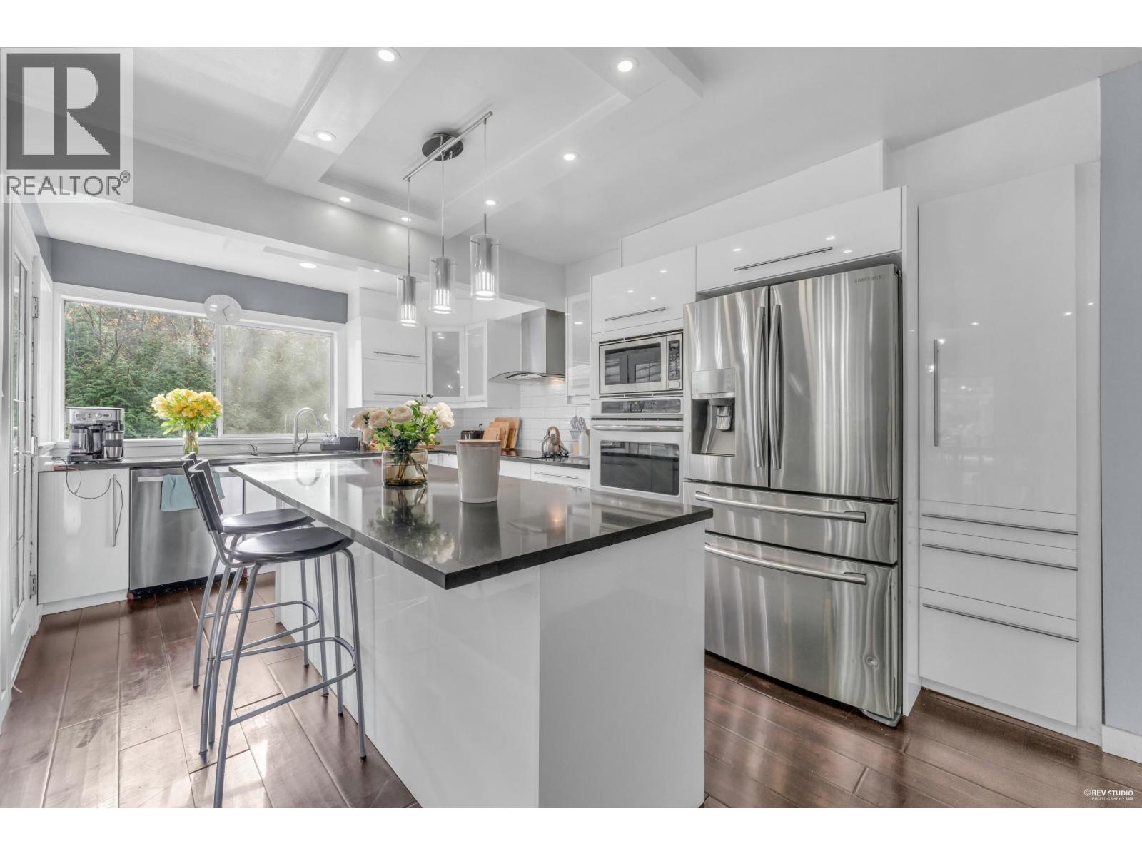 4380 WOODCREST ROAD, West Vancouver