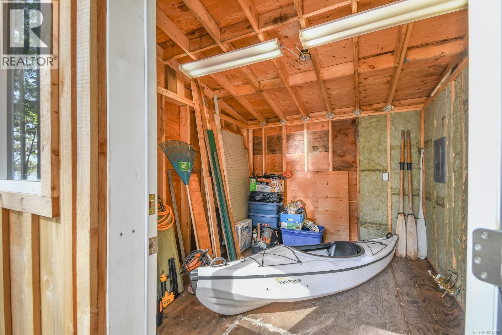 919 Salal Dr, Mudge Island