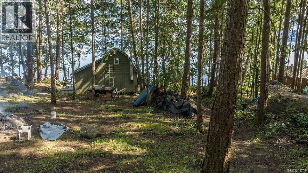 919 Salal Dr, Mudge Island