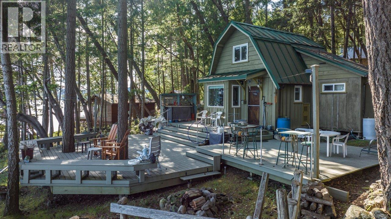 919 Salal Dr, Mudge Island