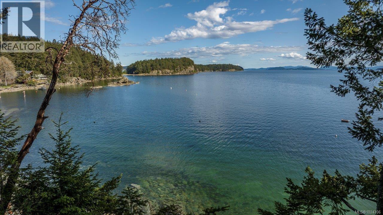 919 Salal Dr, Mudge Island