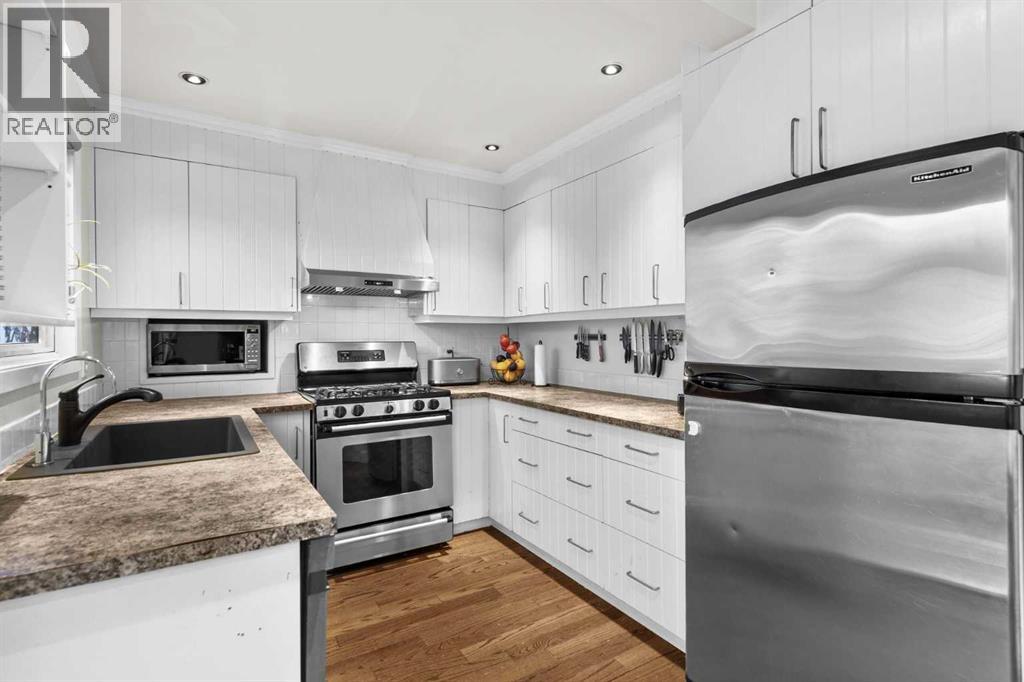 Single Family House 5 Level for Sale in  Woodford Crescent SW Woodbine Calgary 