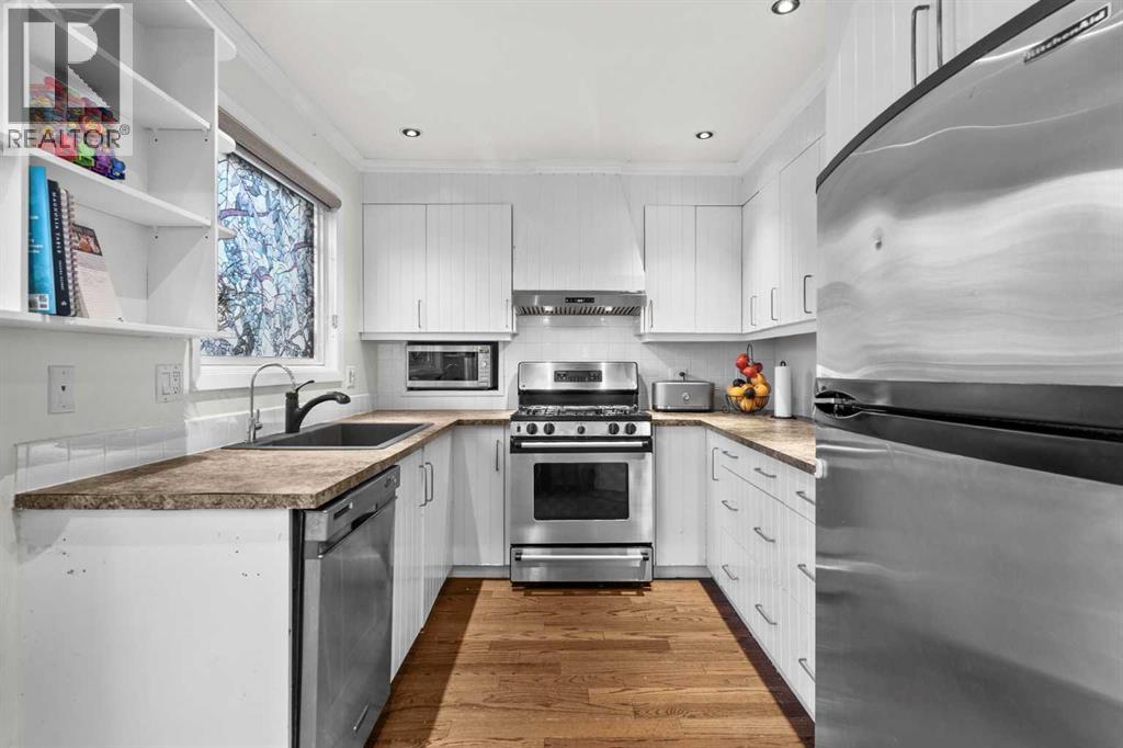 Single Family House 5 Level for Sale in  Woodford Crescent SW Woodbine Calgary 