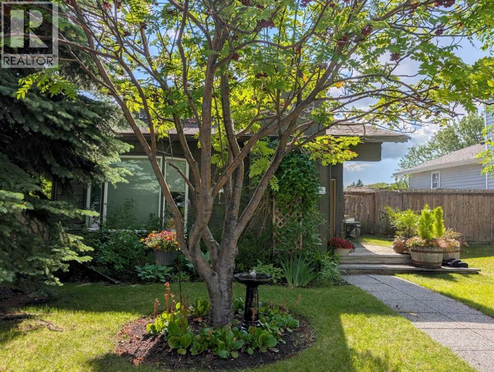 107 Woodford Crescent SW, Calgary, Alberta