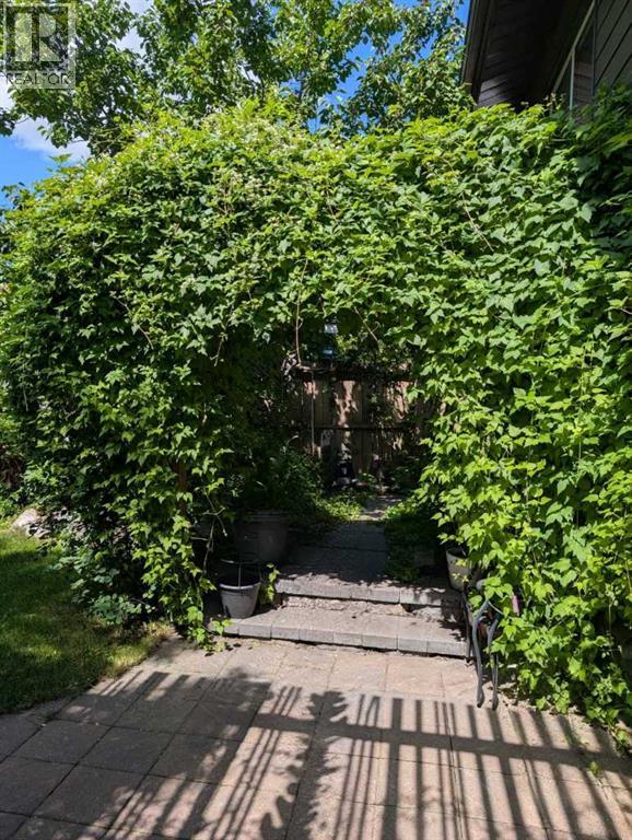 Single Family House 5 Level for Sale in  Woodford Crescent SW Woodbine Calgary 