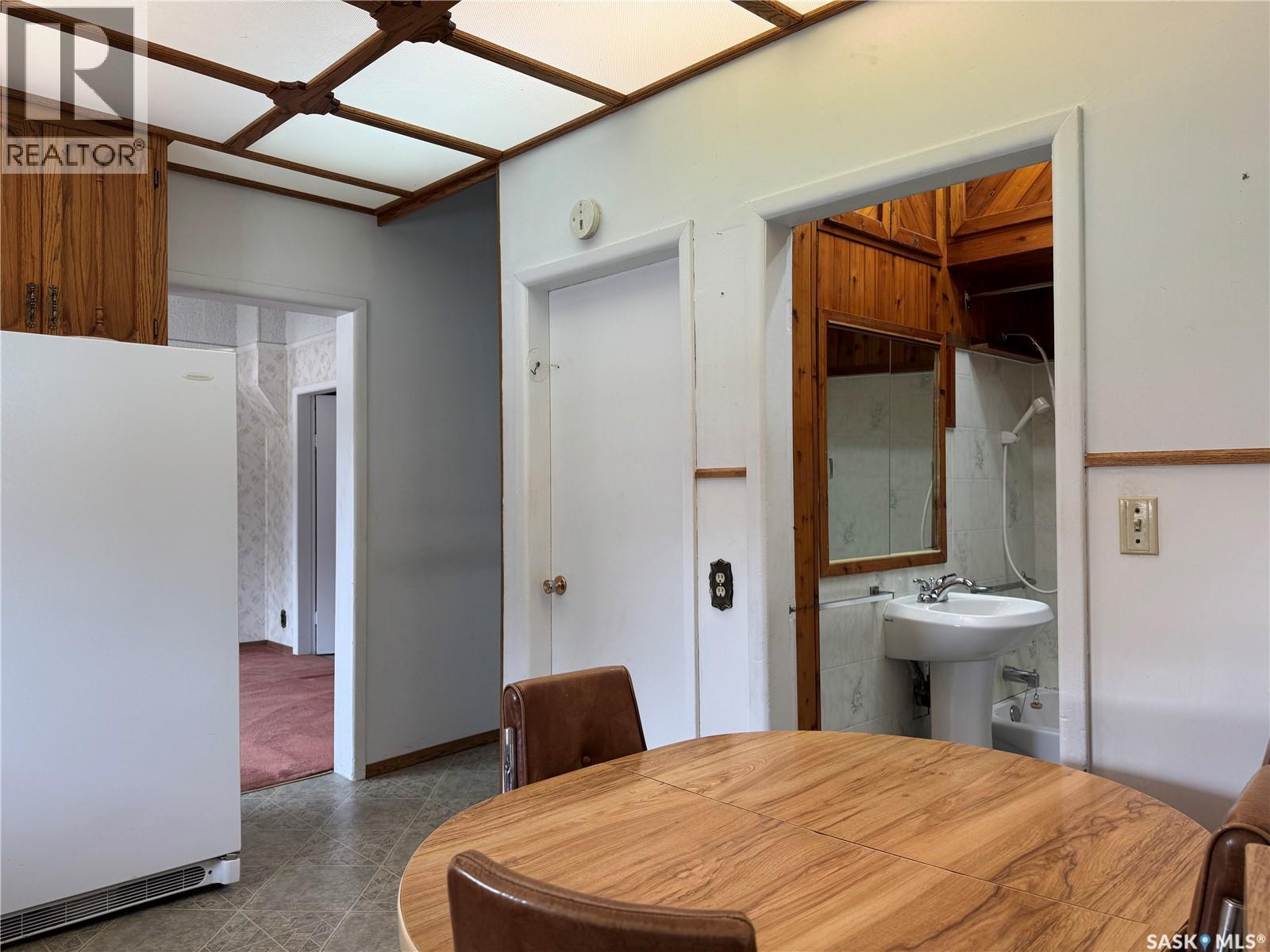 218 4th STREET E - Photo 4 of 35, Wynyard, Saskatchewan