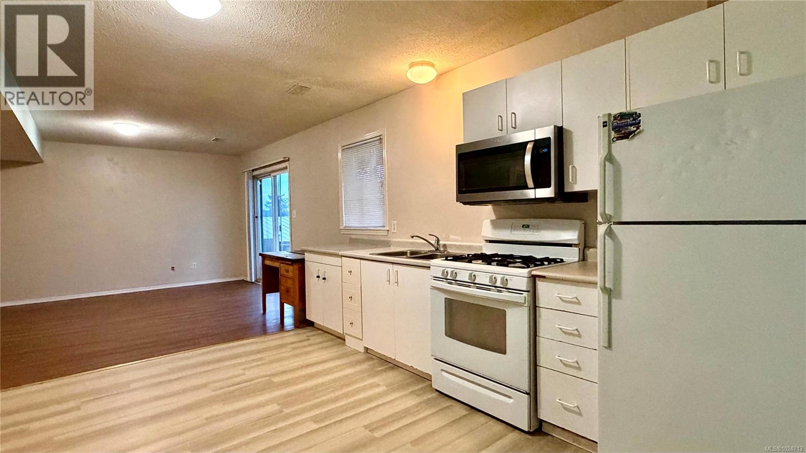 774 RAILWAY AVE - 16