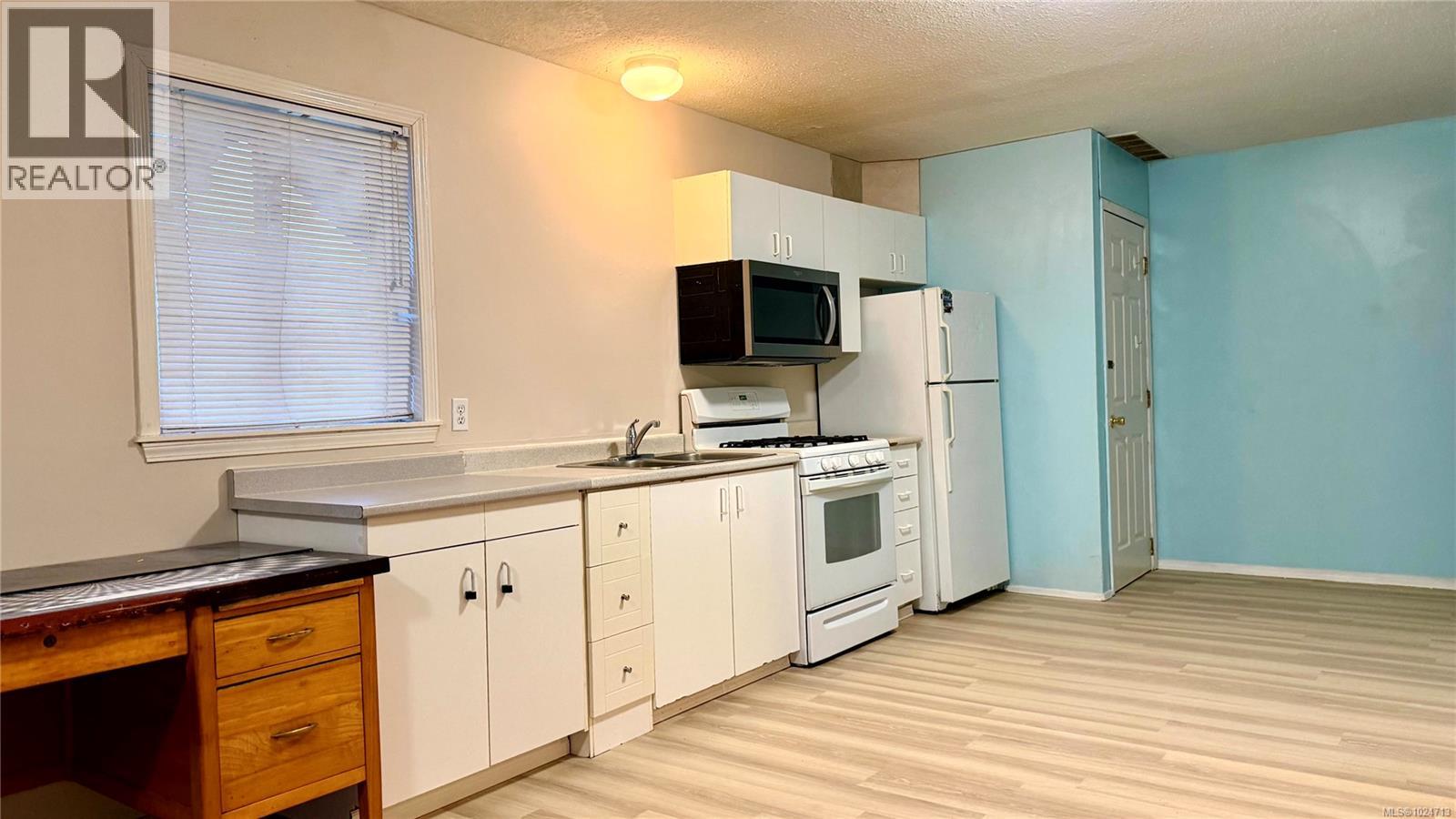 774 RAILWAY AVE - 17