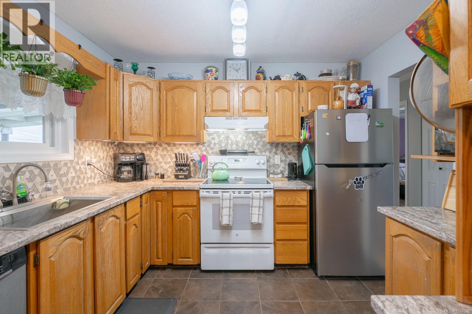  3908 8th Avenue, Port Alberni