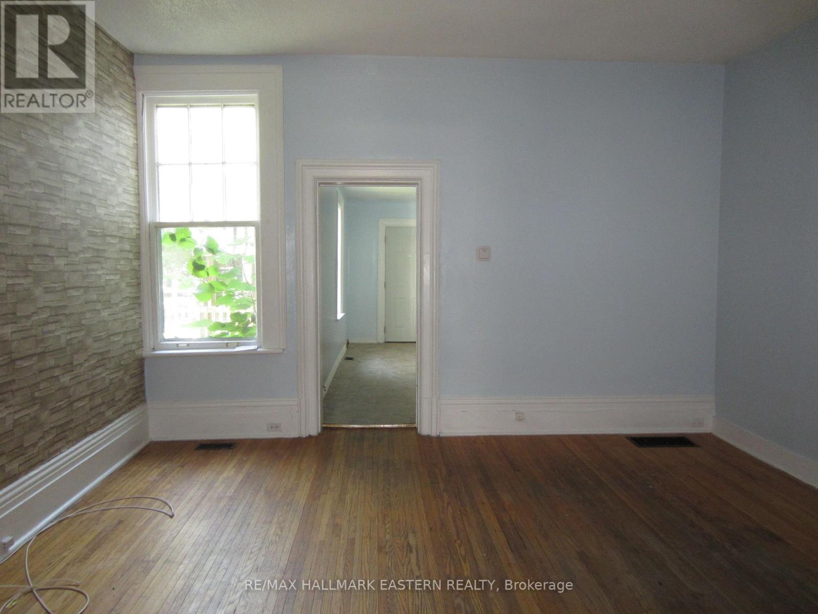 378 STEWART STREET - 7