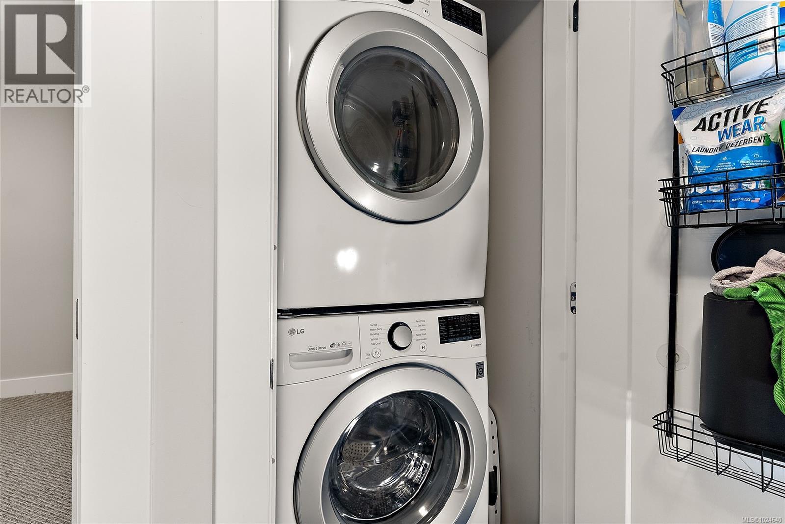  2812 Lunar Court, Langford