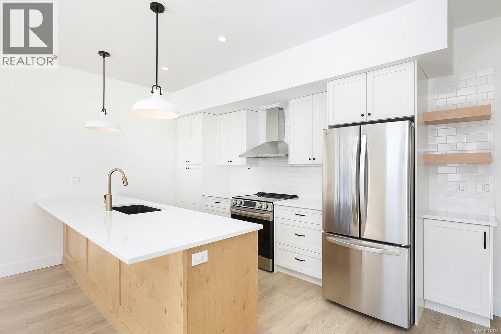 B 1369 Galerno Rd, Campbell River