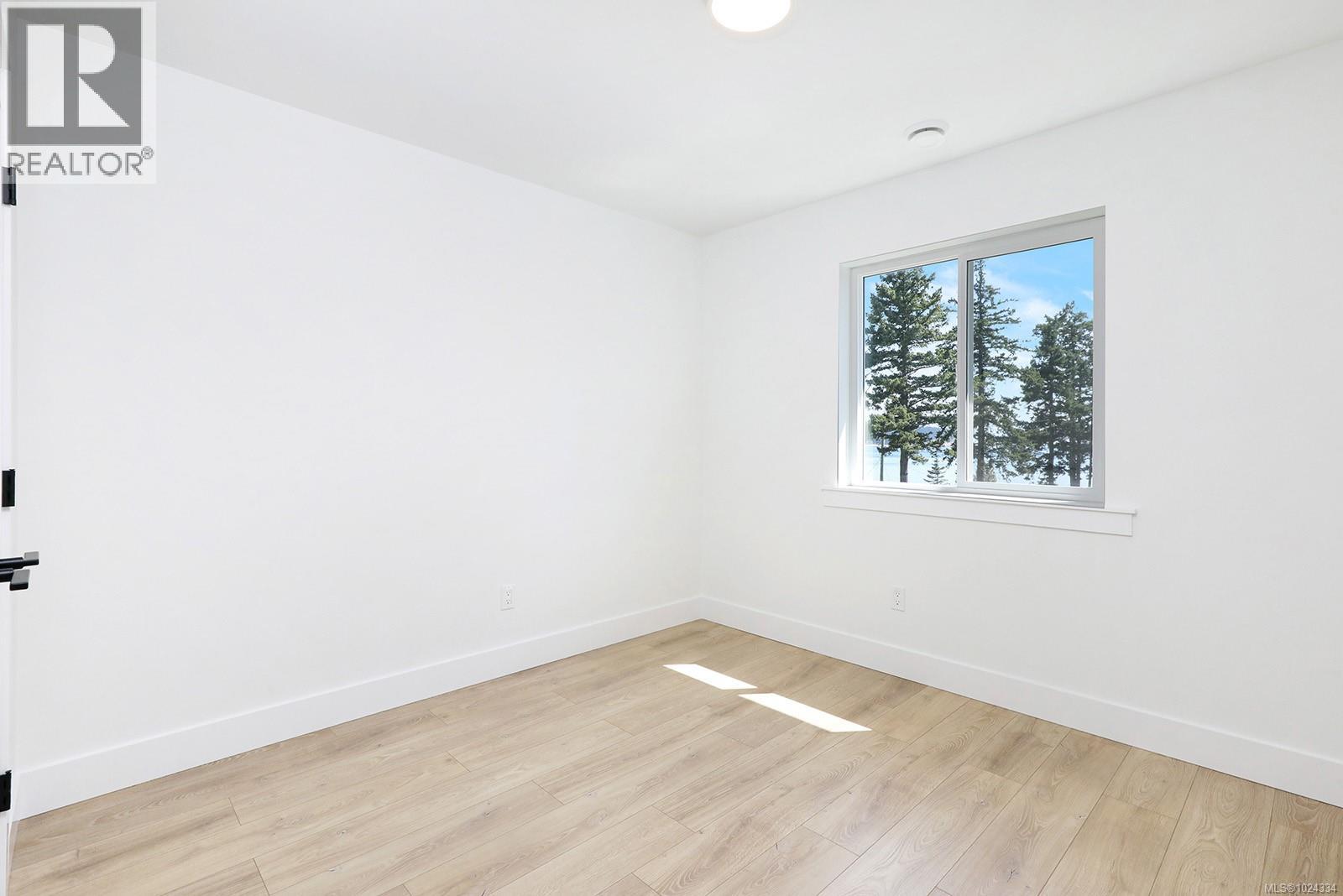 B 1369 Galerno Rd, Campbell River