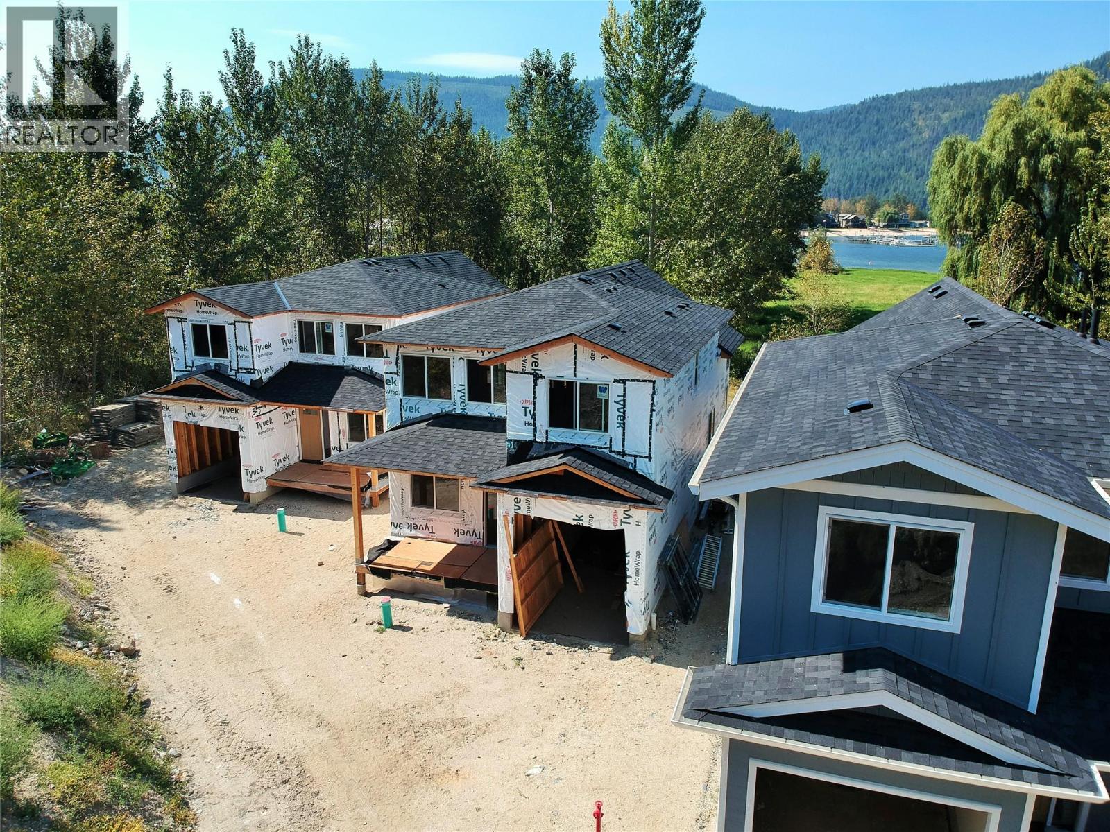 8 8200 97A Highway, Mara