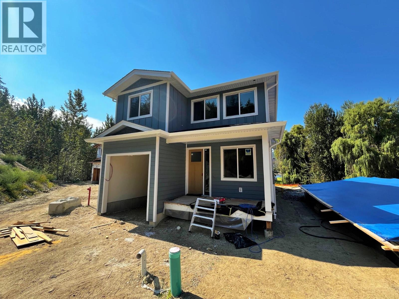 8 8200 97A Highway, Mara