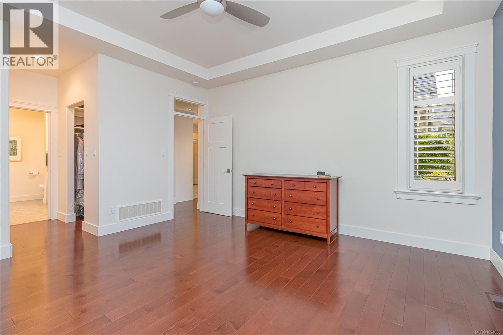 473 Ridgefield Dr, Parksville