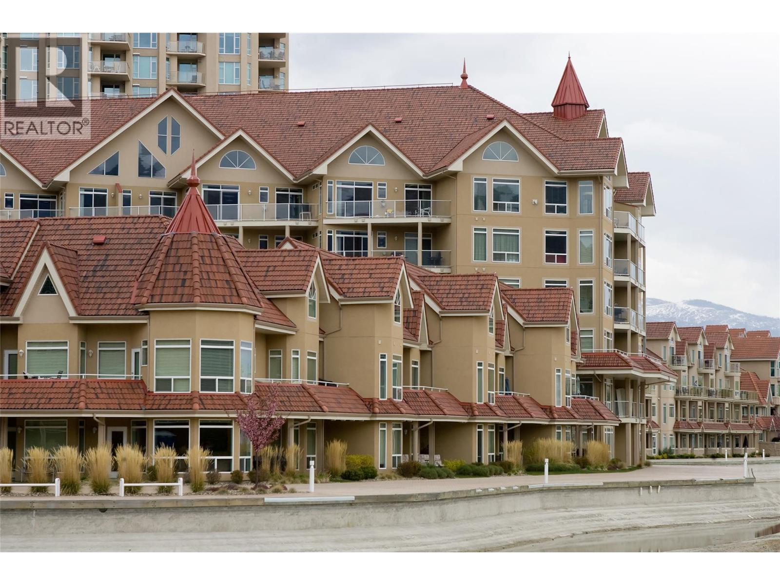 435 1088 Sunset Drive, Kelowna