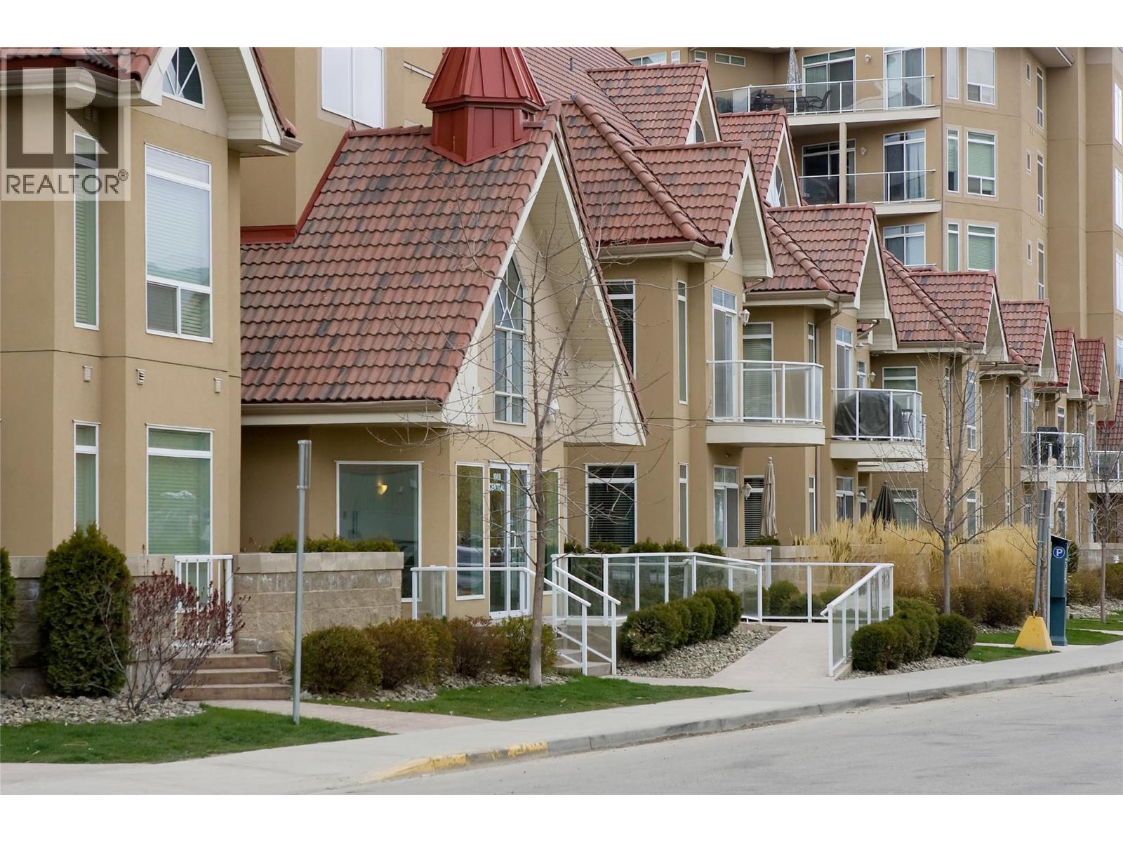 435 1088 Sunset Drive, Kelowna